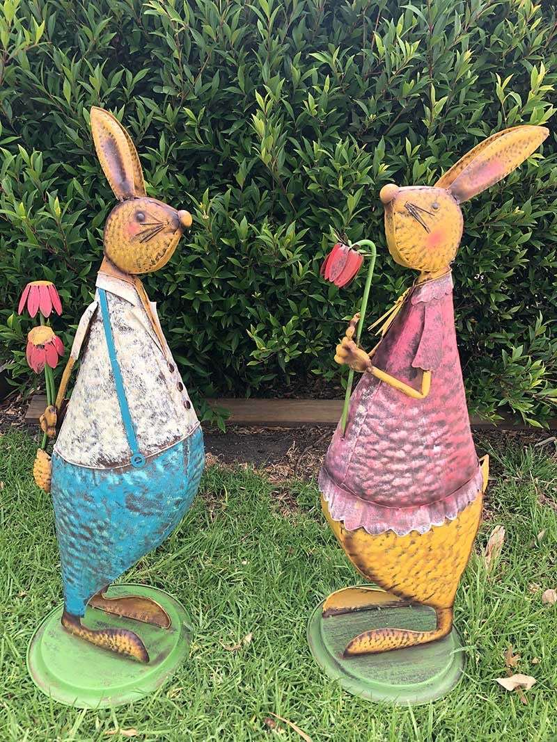 Home Garden Metal Decor Rabbit Statue with Flower Forestwest