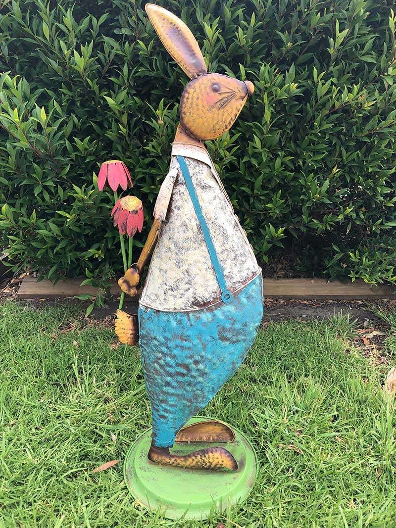 Home Garden Metal Decor Rabbit Statue with Flower Forestwest