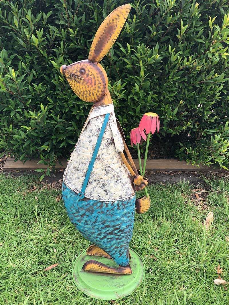 Home Garden Metal Decor Rabbit Statue with Flower Forestwest