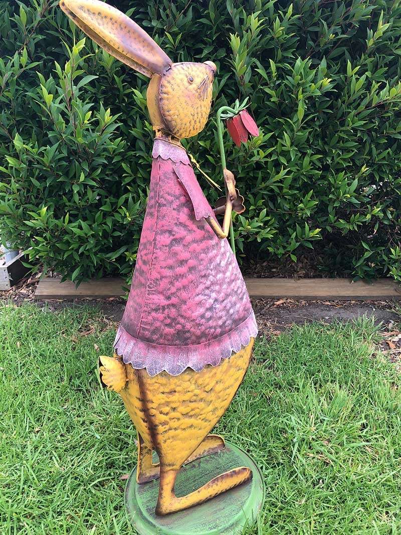 Home Garden Metal Decor Rabbit Statue with Flower Forestwest