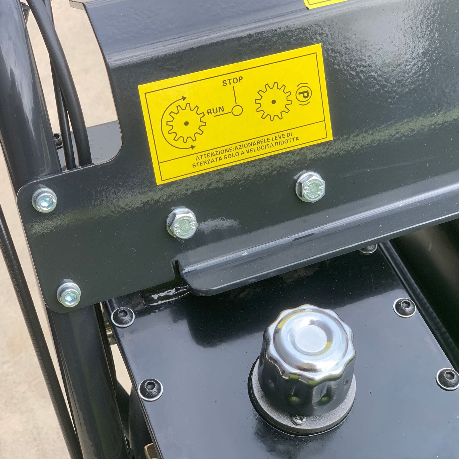 Forestwest 500KG Motorised Track Wheelbarrow with Hydraulic Lift BM11080B Forestwest