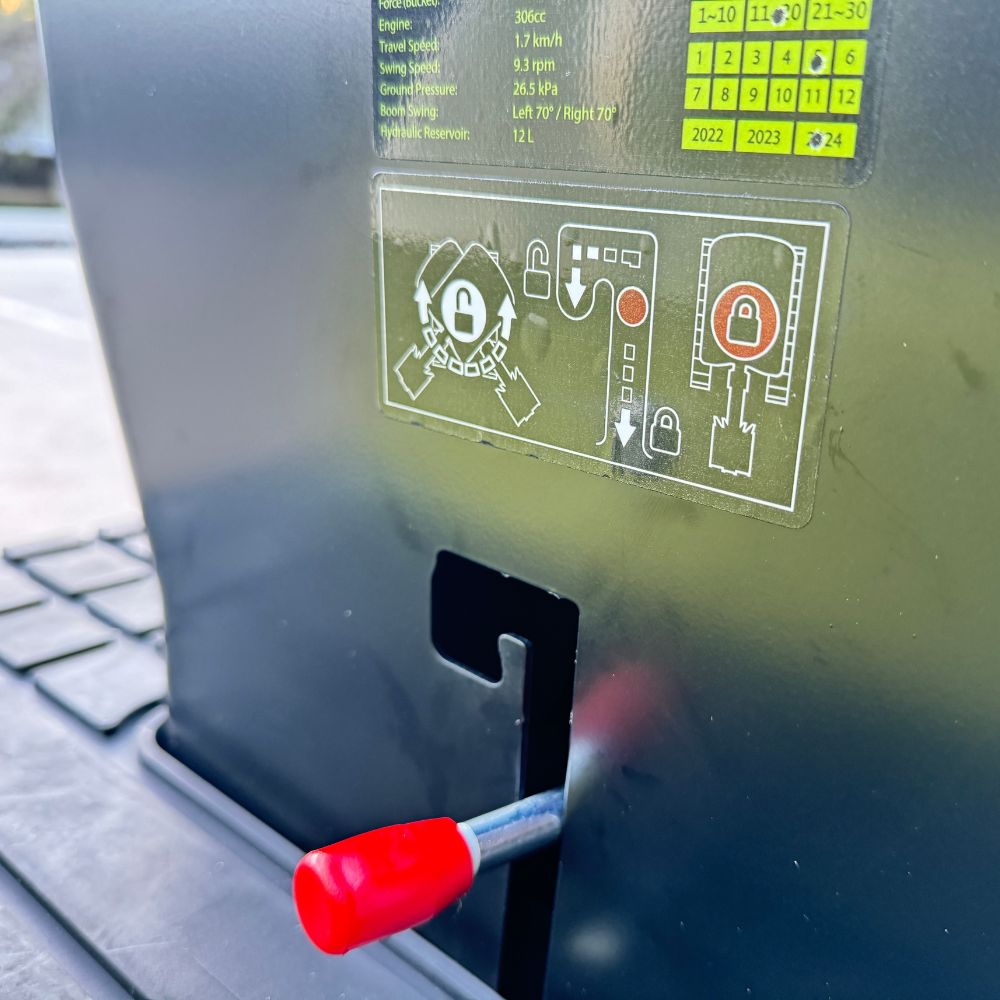 Forestwest Mini Excavator, 306cc Compact Excavator BM710 Forestwest