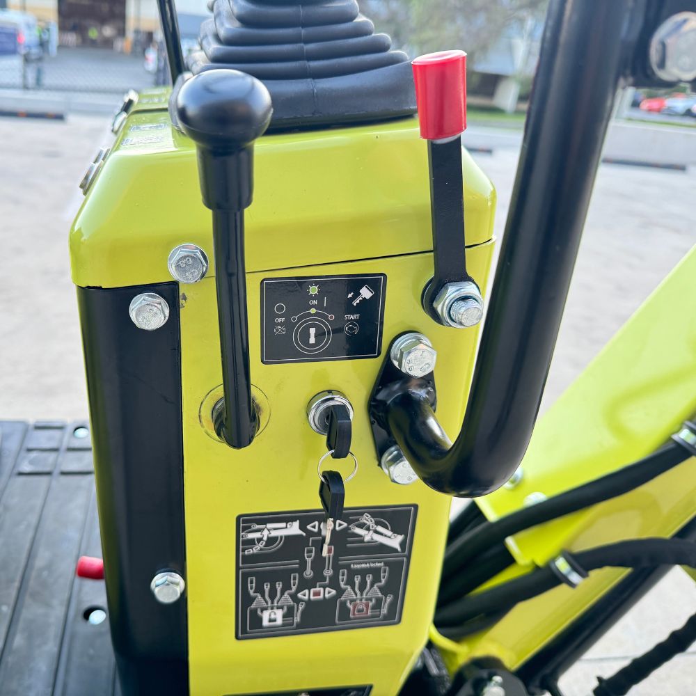 Forestwest Mini Excavator, 306cc Compact Excavator BM710 Forestwest