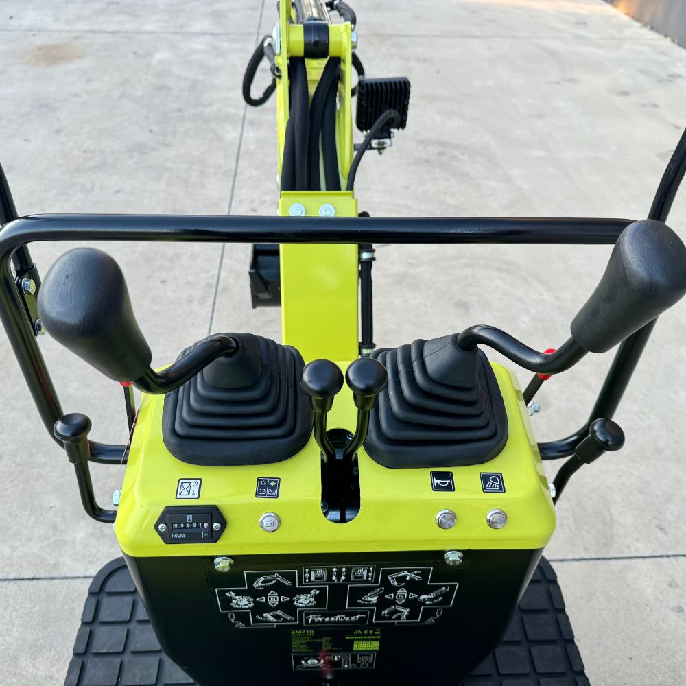 Forestwest Mini Excavator, 306cc Compact Excavator BM710 Forestwest