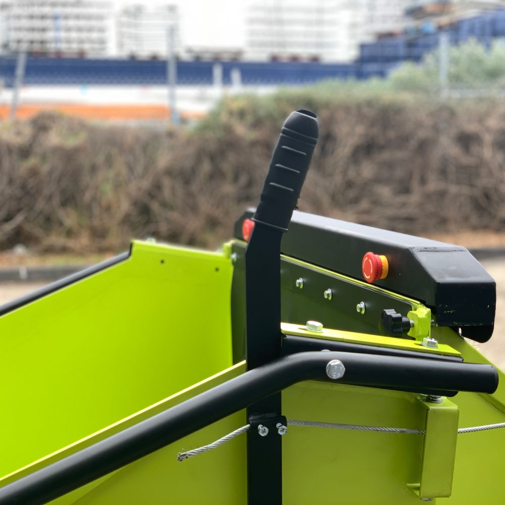 Forestwest 200mm Wood Chipper with Hydraulic Feed, Road Towable BM11063